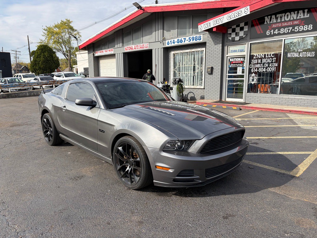 2013 Ford Mustang Image 1