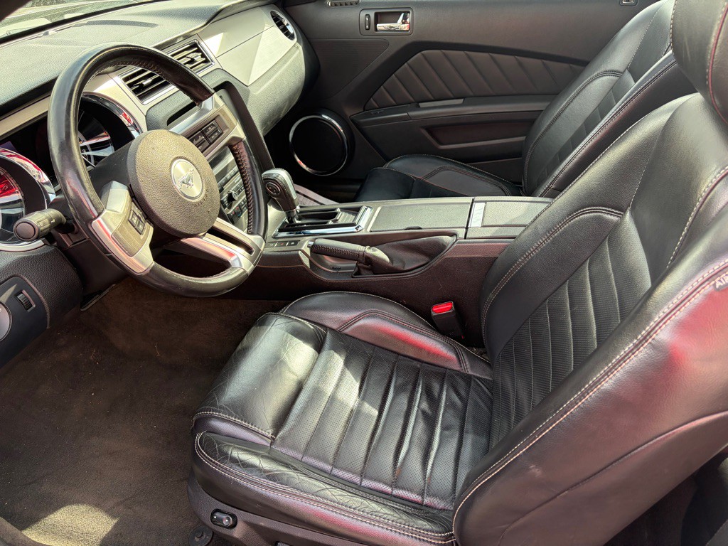 2013 Ford Mustang Image 5