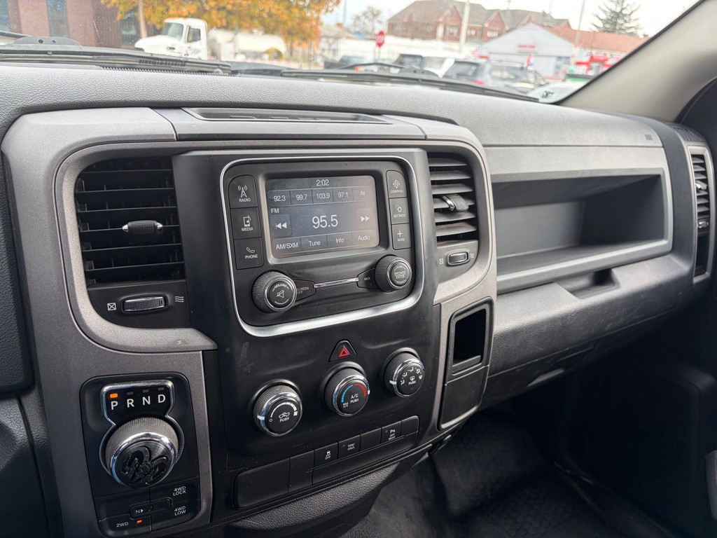 2015 RAM 1500 Image 7