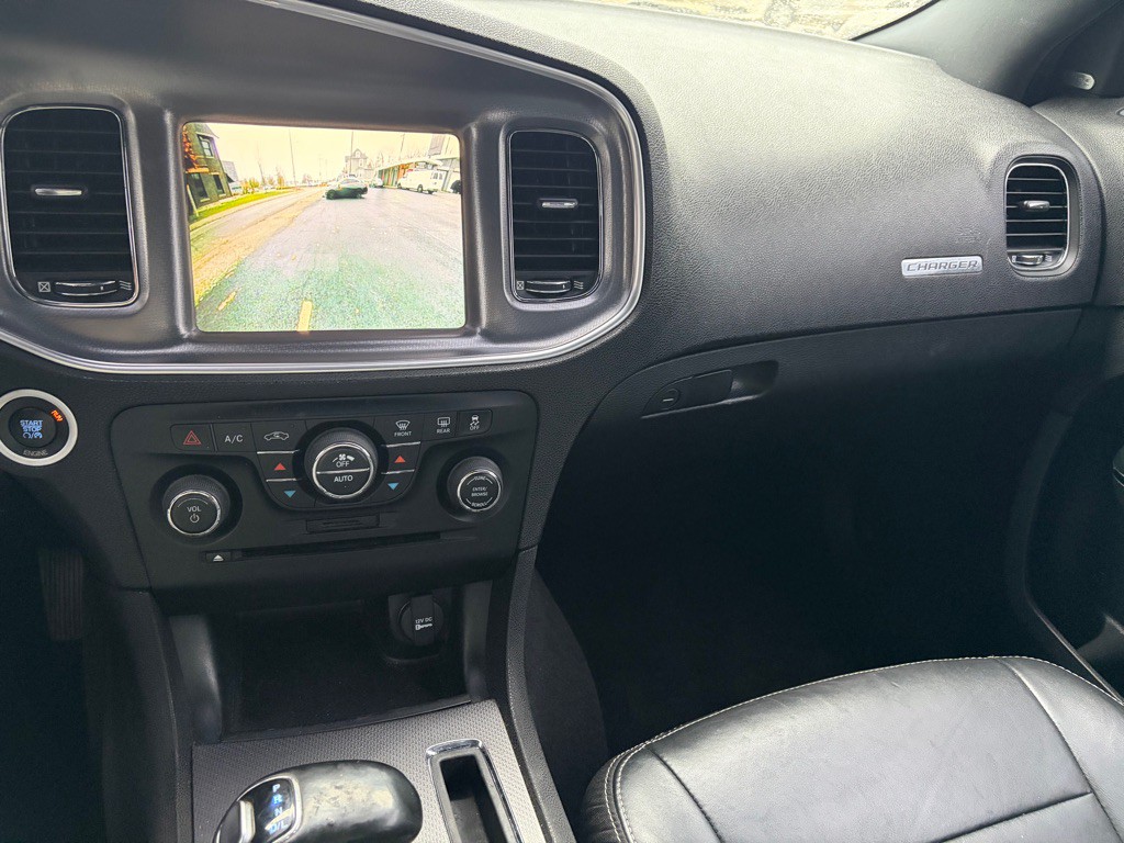 2014 Dodge Charger Image 9
