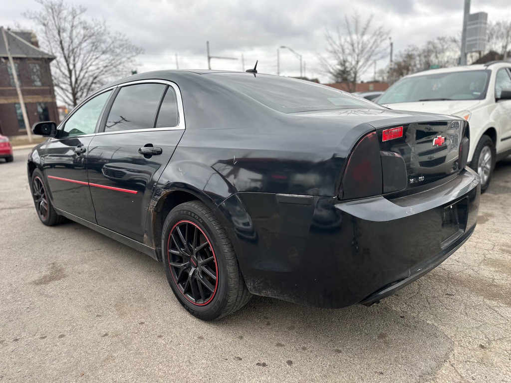 2011 Chevrolet Malibu Image 4