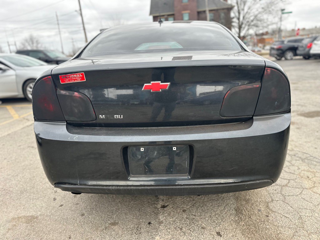 2011 Chevrolet Malibu Image 5