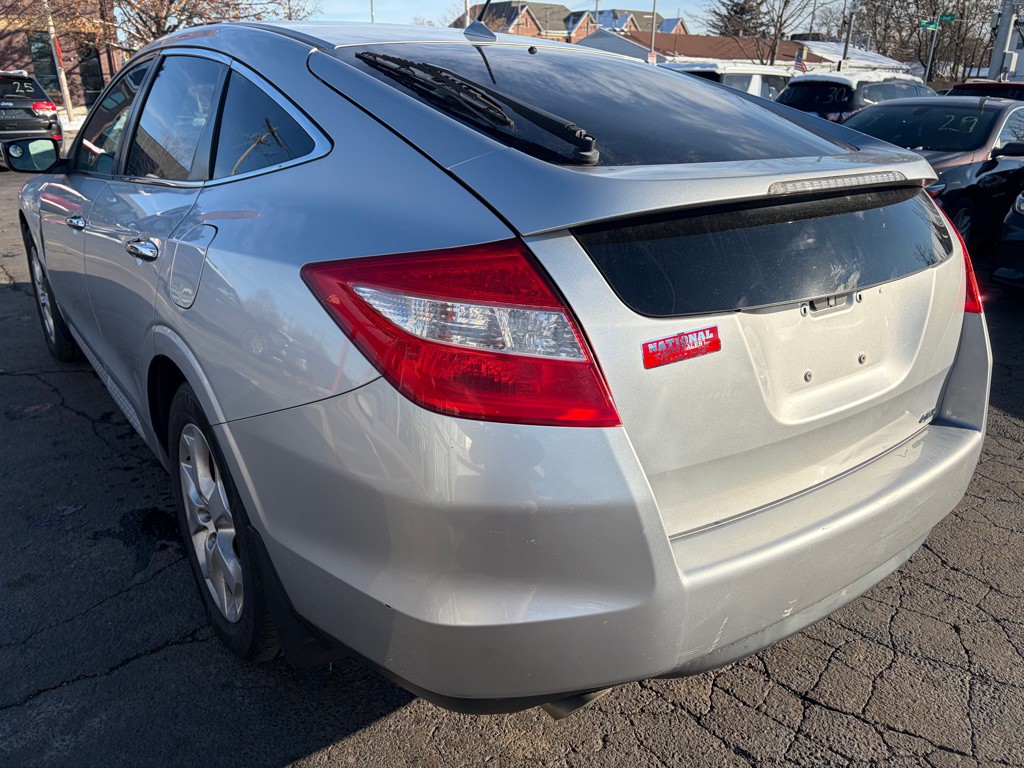2010 Honda Crosstour Image 2