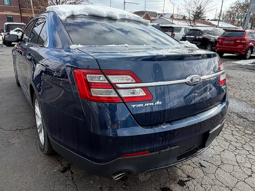 2016 Ford Taurus Image 3