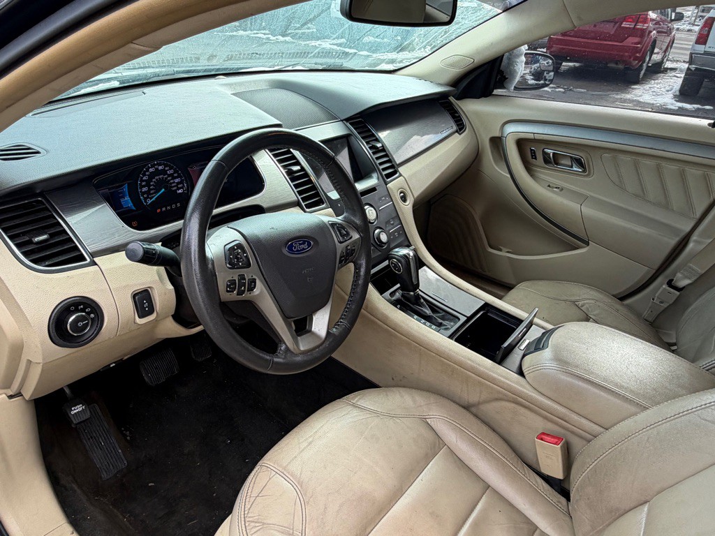 2016 Ford Taurus Image 5