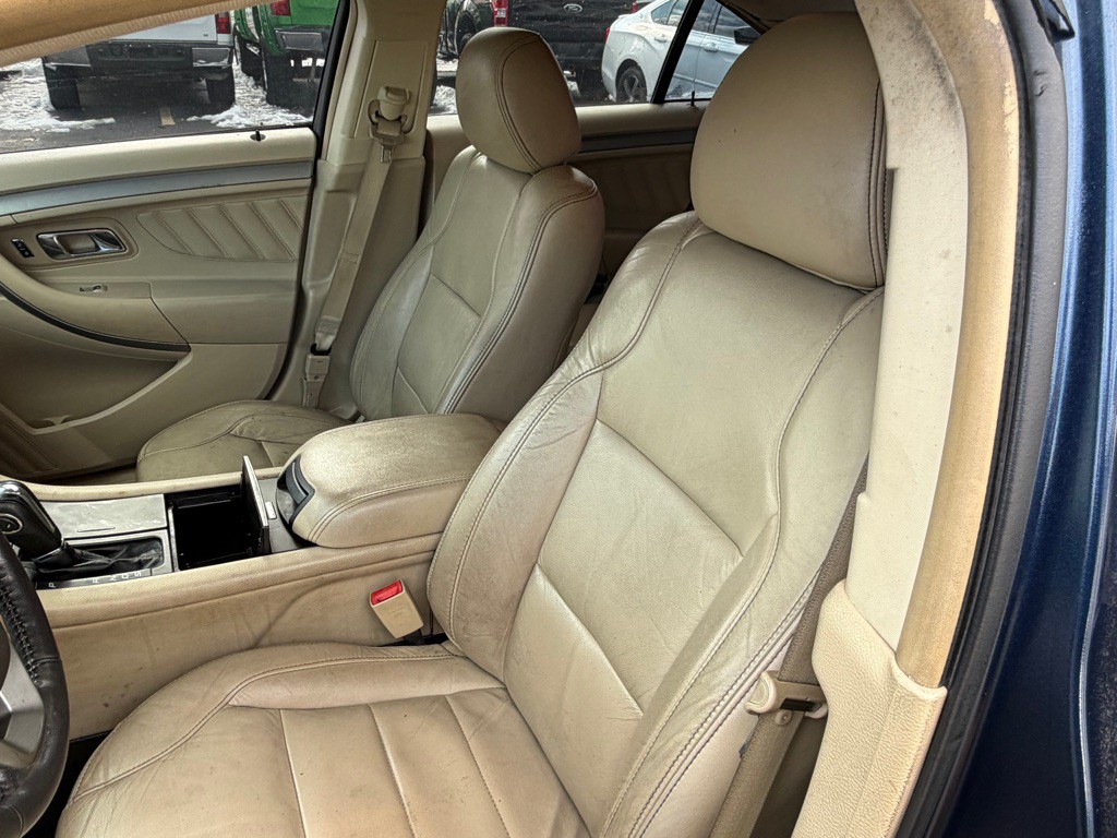 2016 Ford Taurus Image 8