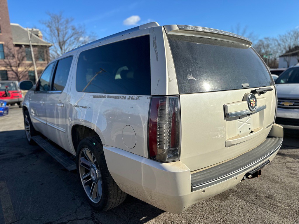 2014 Cadillac Escalade Image 4
