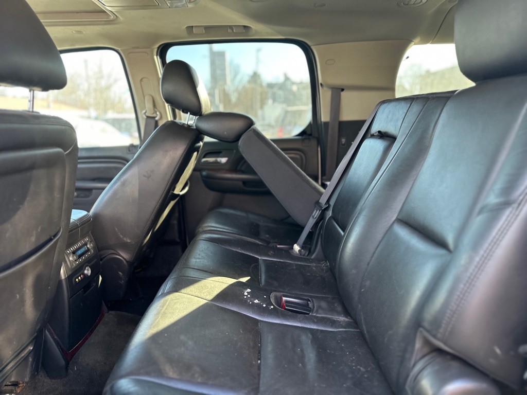 2014 Cadillac Escalade Image 8