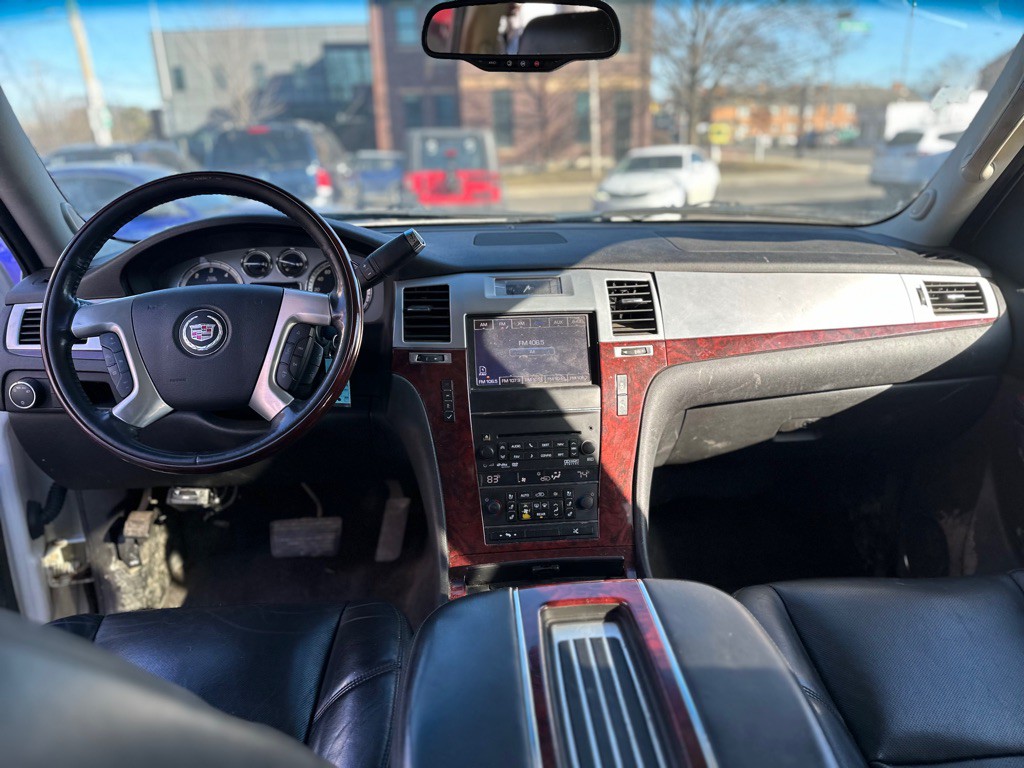 2014 Cadillac Escalade Image 10