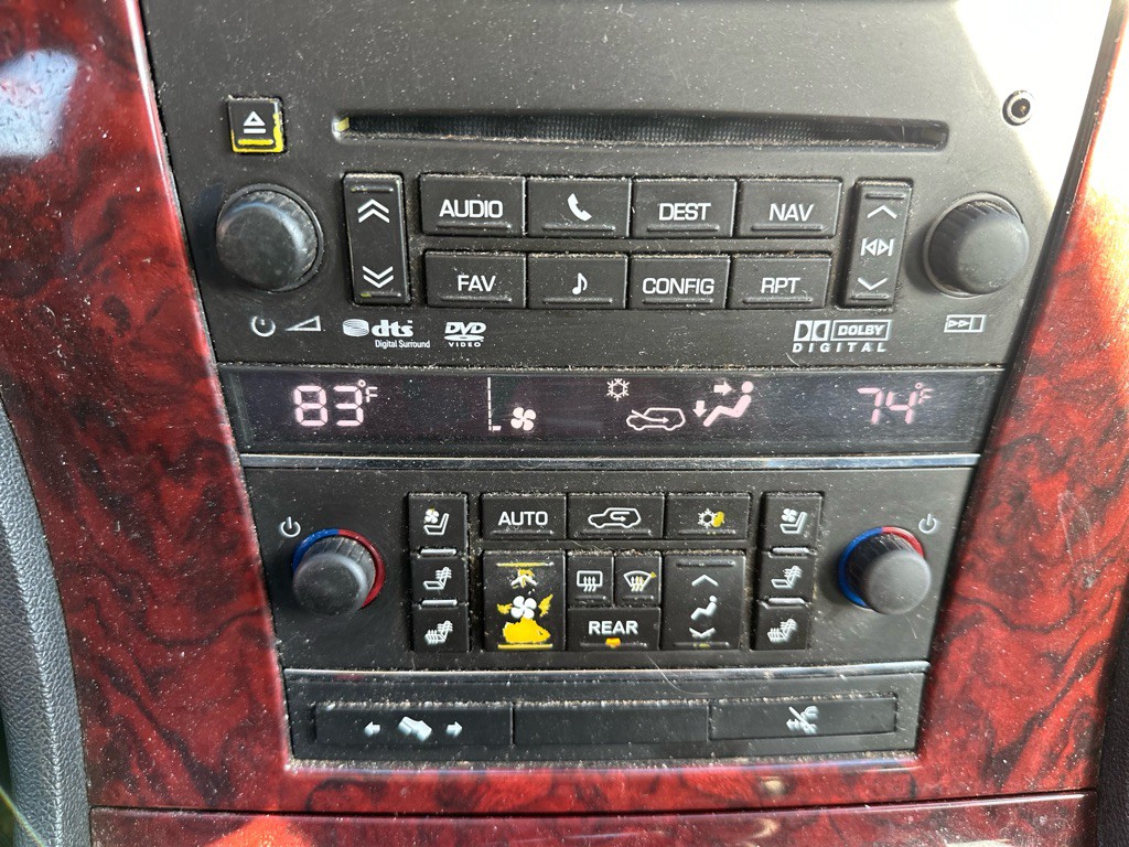 2014 Cadillac Escalade Image 14