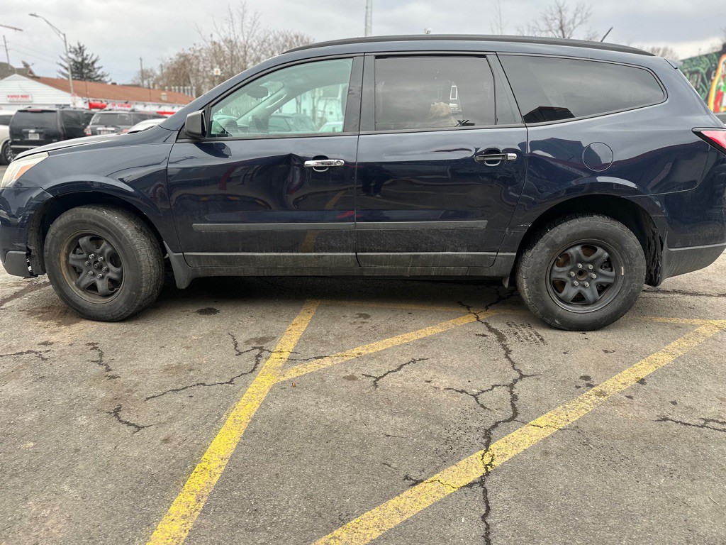 2017 Chevrolet Traverse Image 3