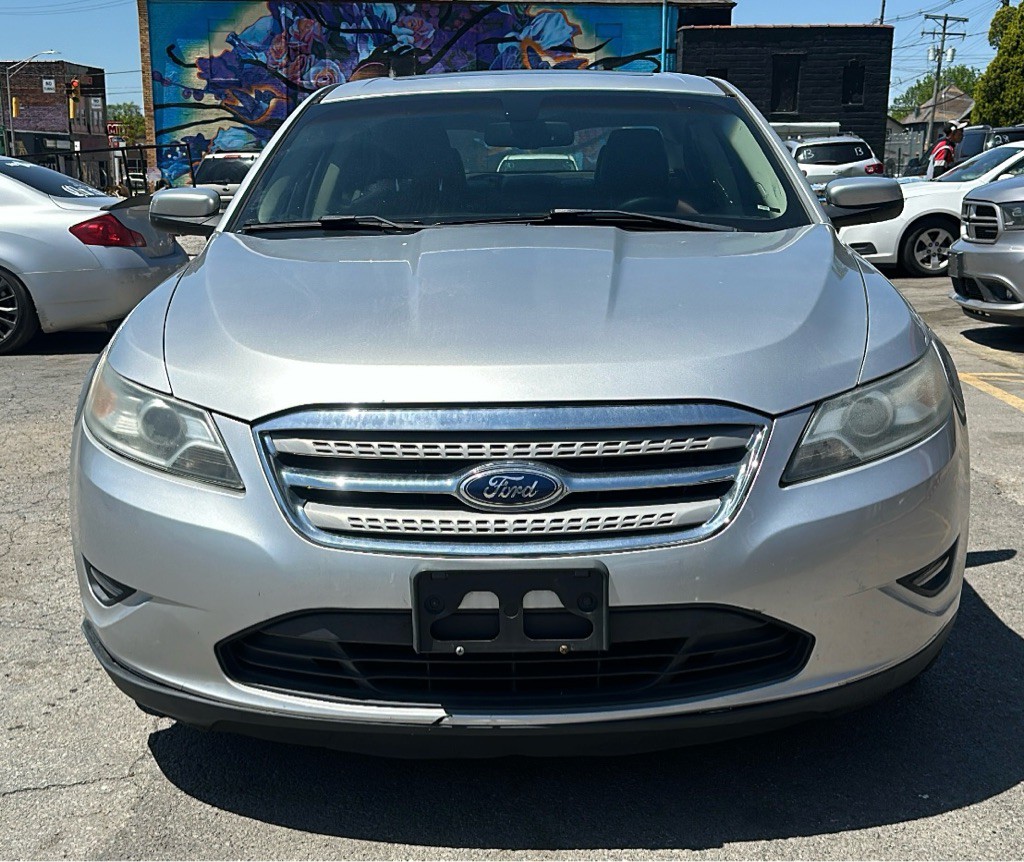 2011 Ford Taurus Image 2