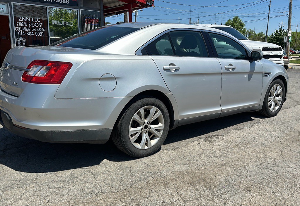2011 Ford Taurus Image 5