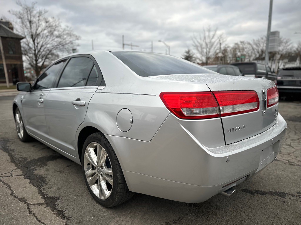 2011 Lincoln MKZ Image 4