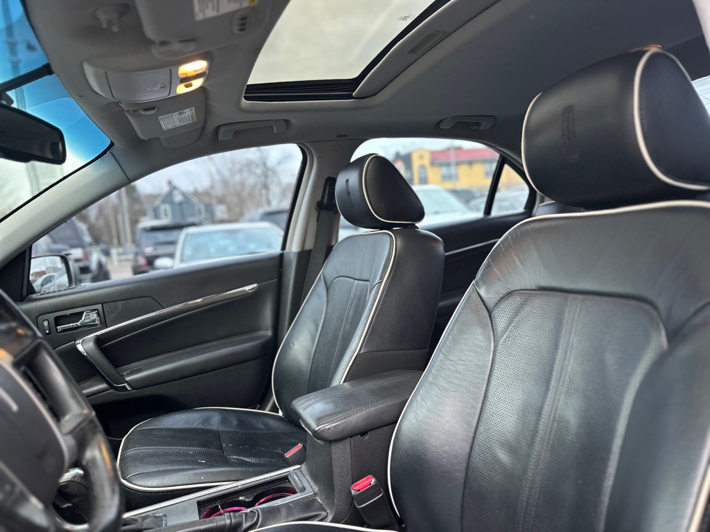 2011 Lincoln MKZ Image 7