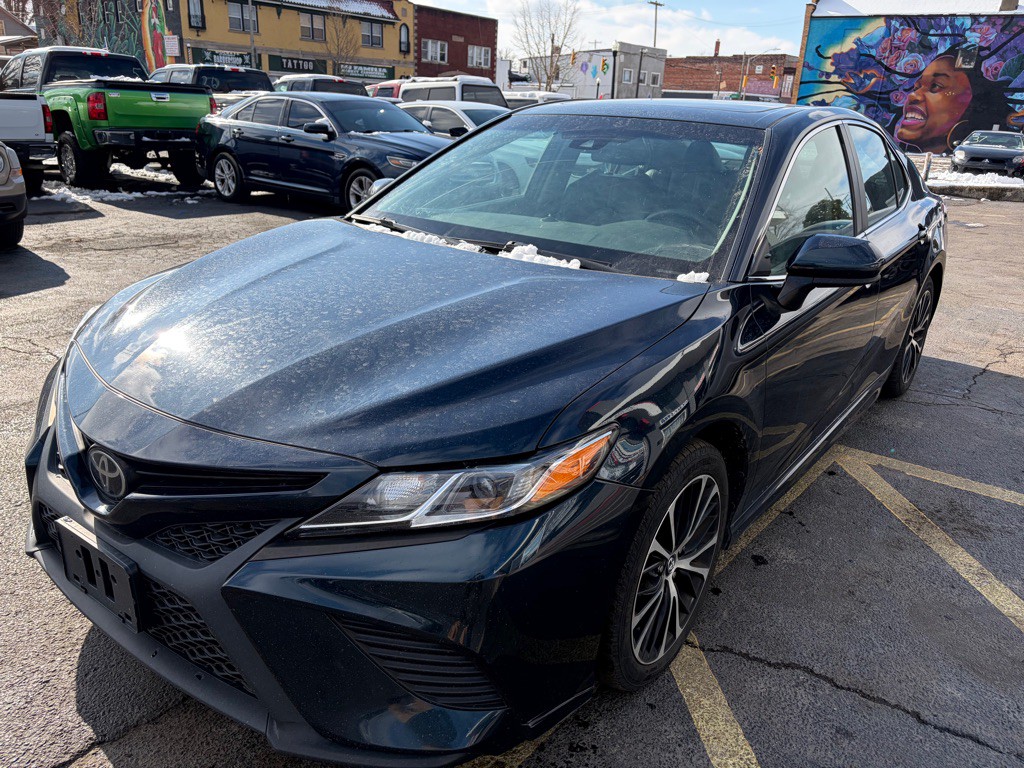 2018 Toyota Camry Image 2