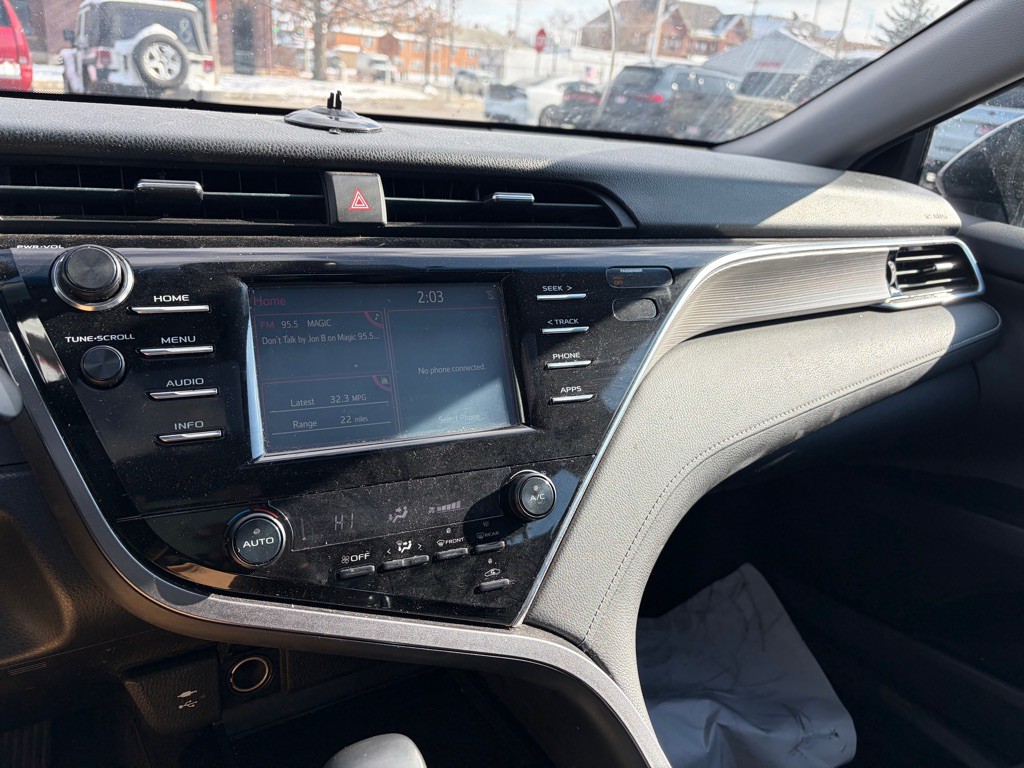 2018 Toyota Camry Image 6