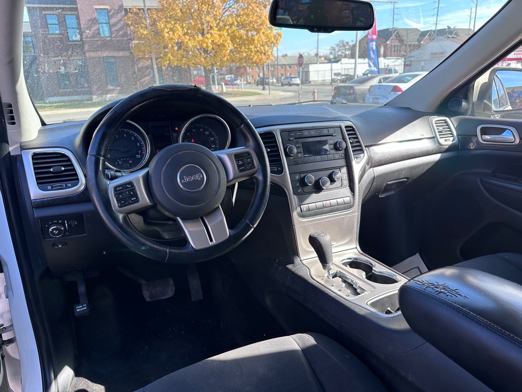 2012 Jeep Grand Cherokee Image 9