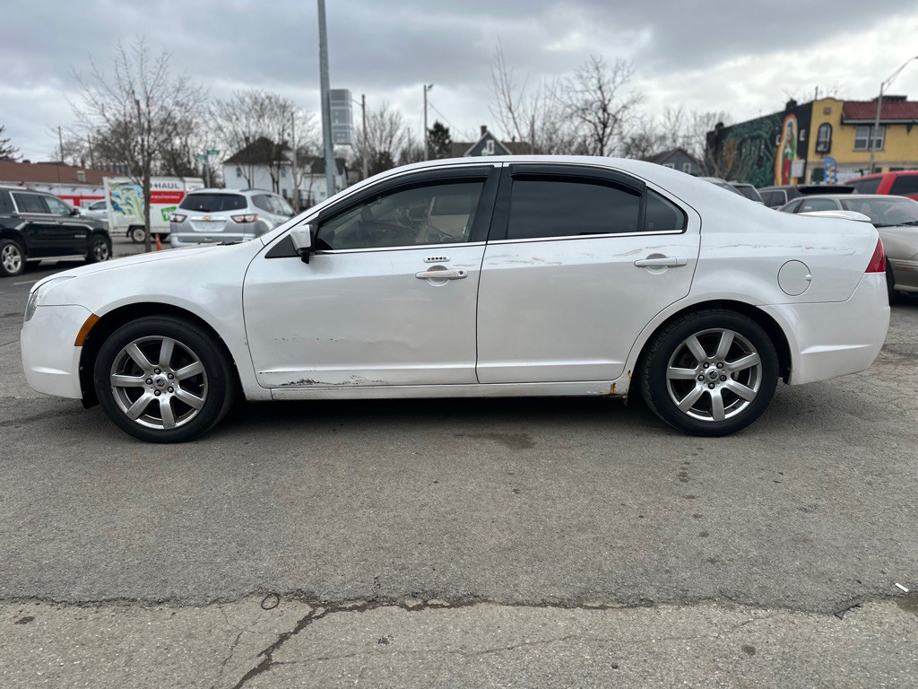 2010 Mercury Milan Image 3