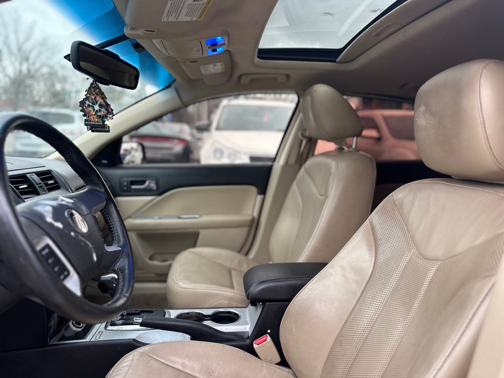 2010 Mercury Milan Image 6