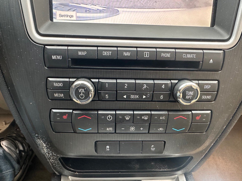 2010 Mercury Milan Image 11