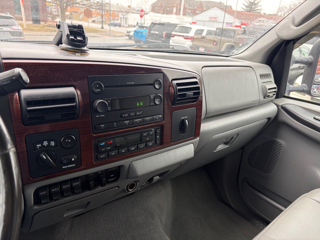 2006 Ford F-350 Image 6