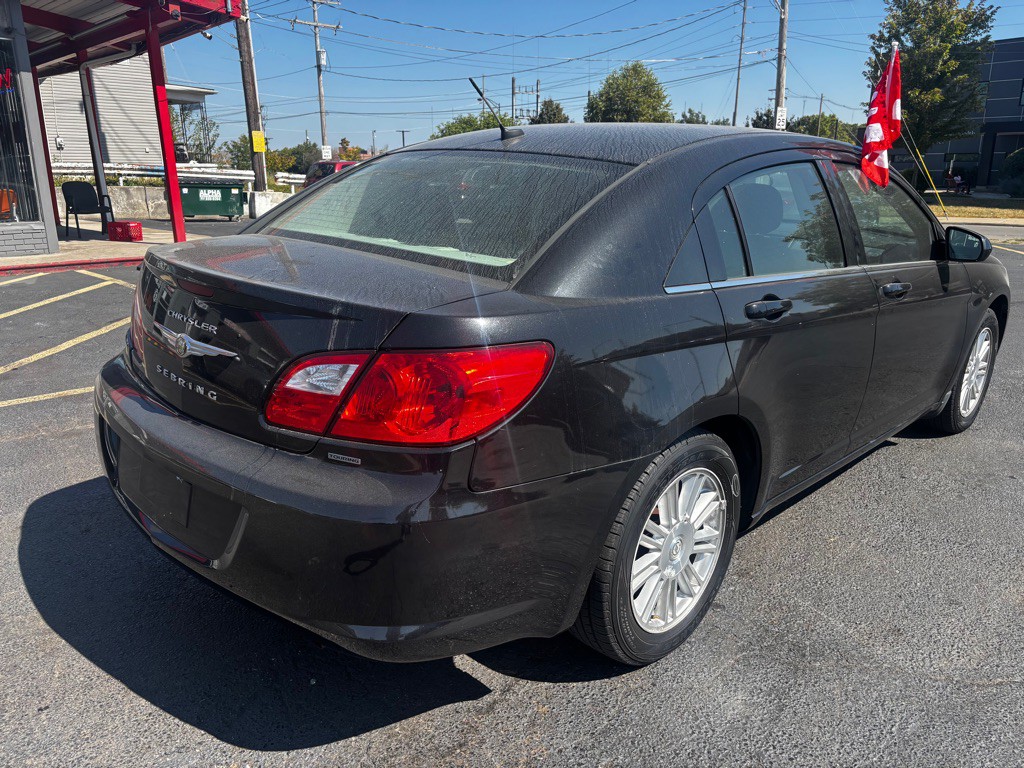 2009 Chrysler Sebring Image 4