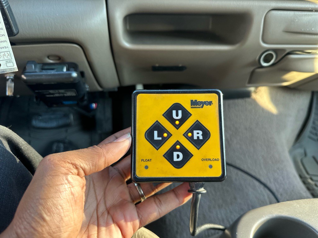 2000 Ford Excursion Image 13