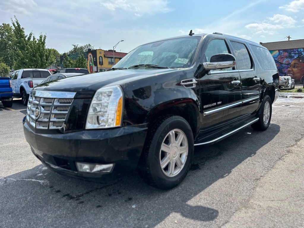 2013 Cadillac Escalade Image 3