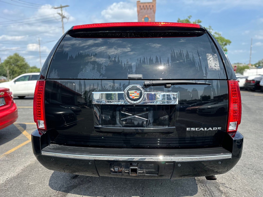 2013 Cadillac Escalade Image 5