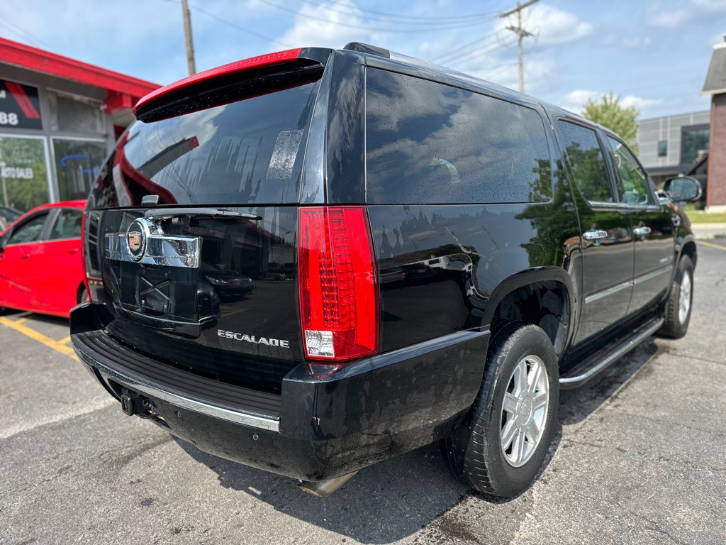 2013 Cadillac Escalade Image 6
