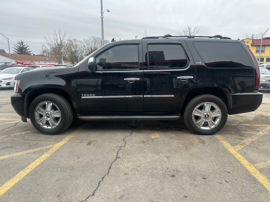 2010 Chevrolet Tahoe Image 3