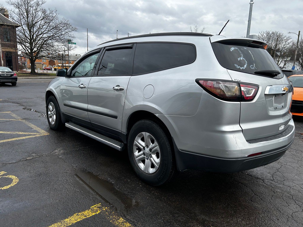 2013 Chevrolet Traverse Image 3