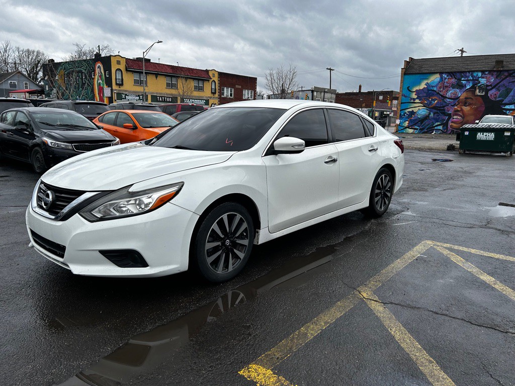 2018 Nissan Altima Image 2