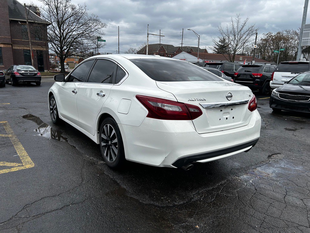 2018 Nissan Altima Image 3
