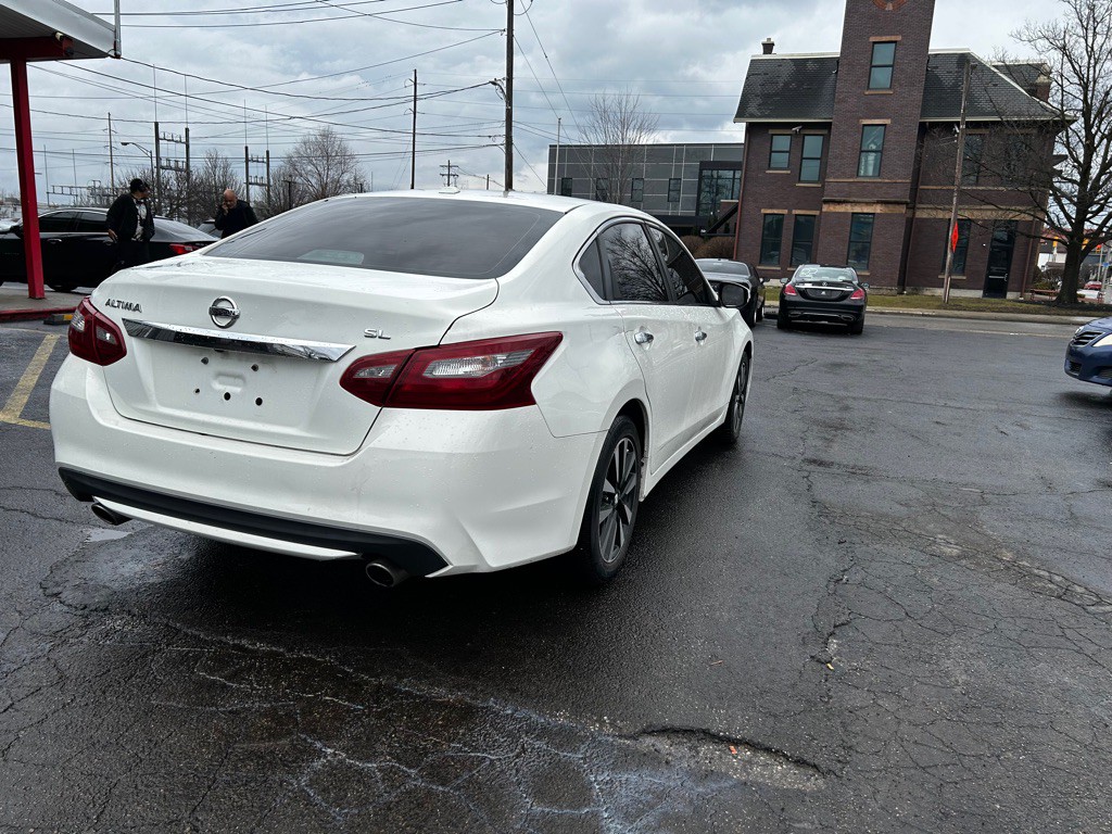 2018 Nissan Altima Image 4