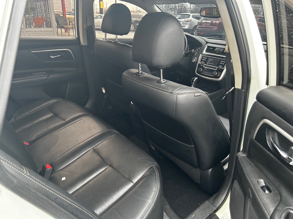 2018 Nissan Altima Image 8