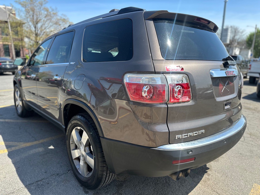2012 GMC Acadia Image 4
