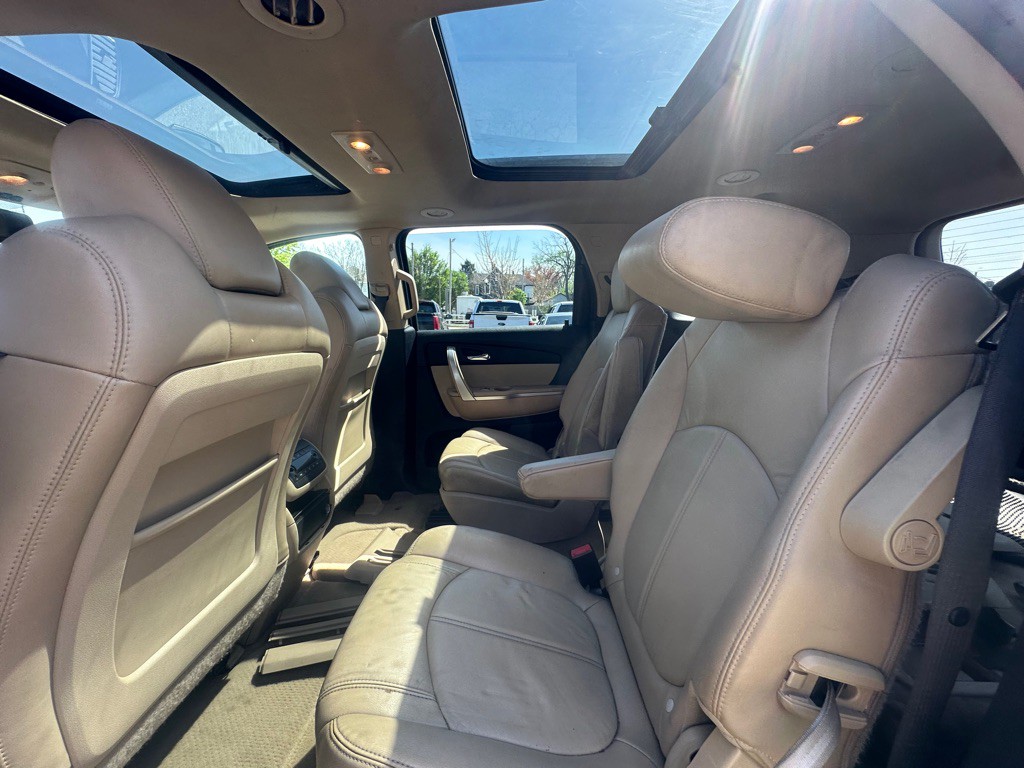 2012 GMC Acadia Image 8