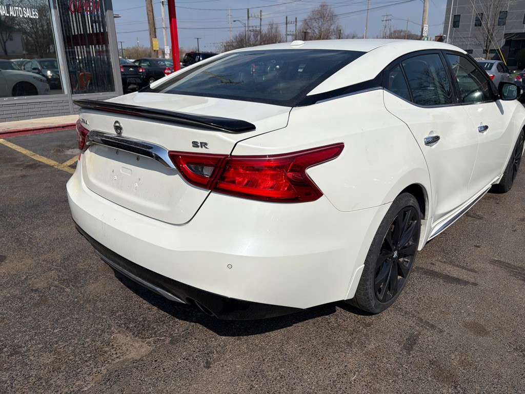 2017 Nissan Maxima Image 4
