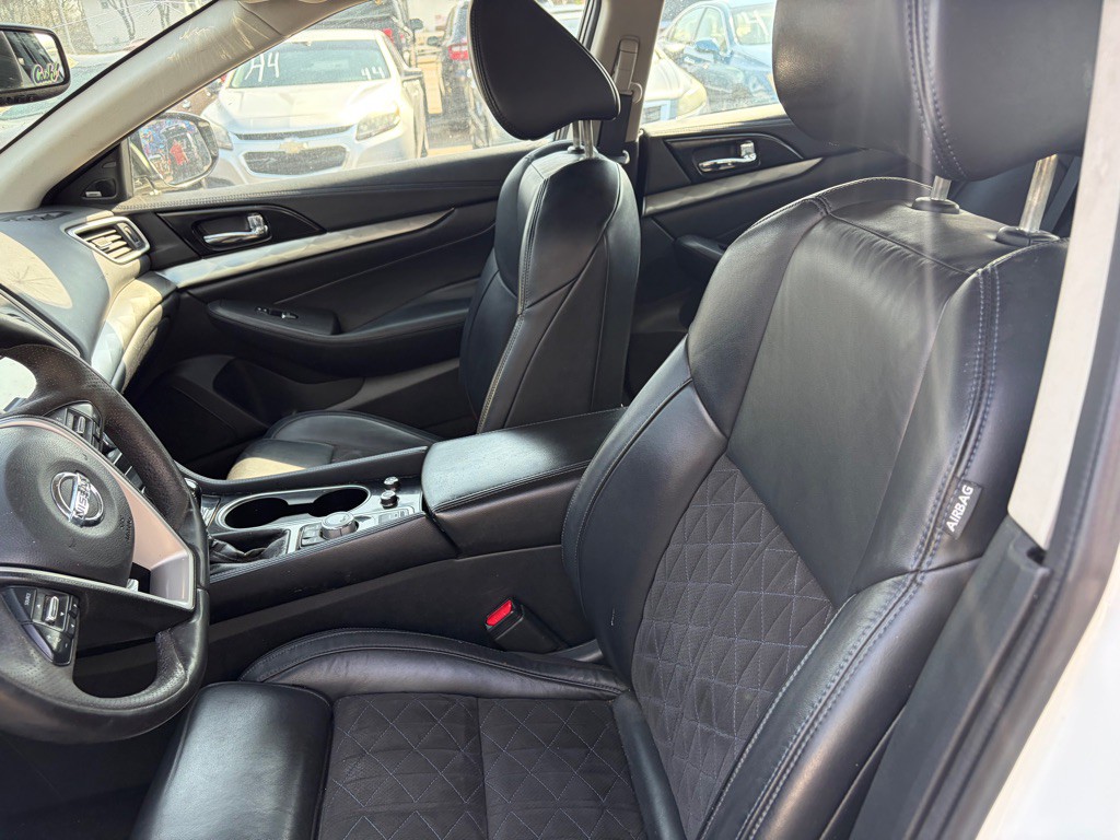 2017 Nissan Maxima Image 6
