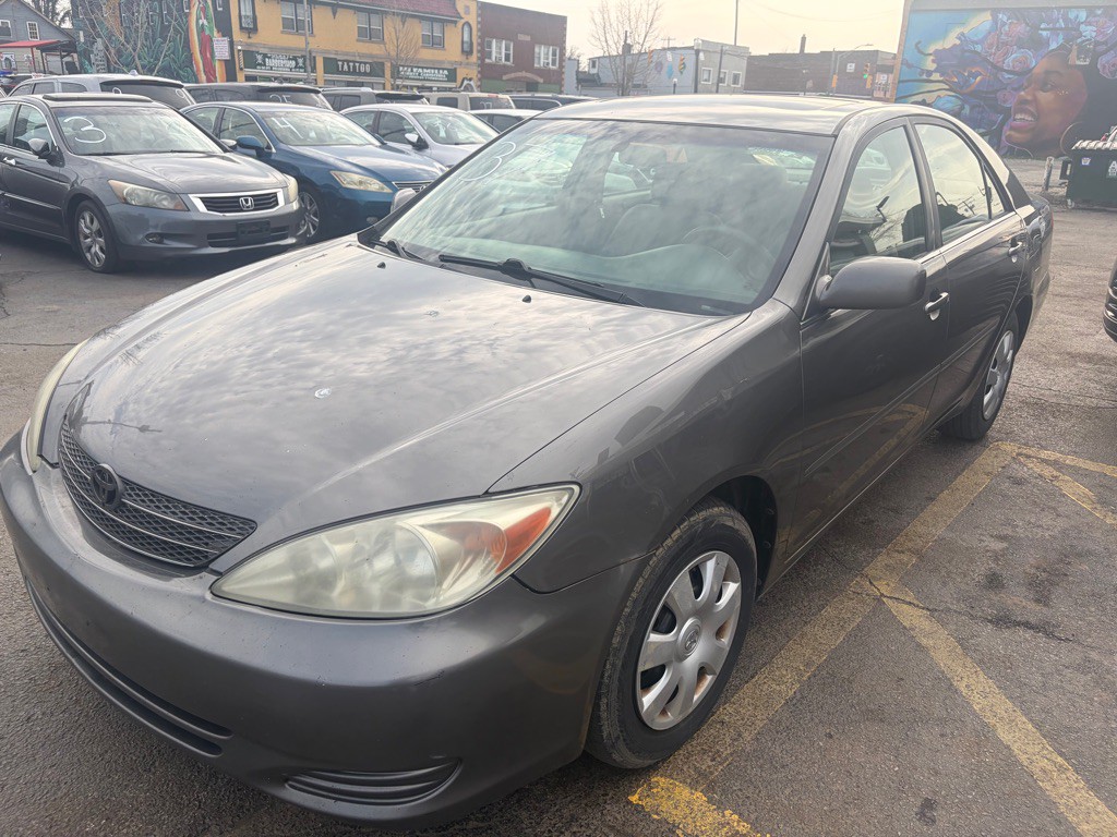 2004 Toyota Camry Image 2