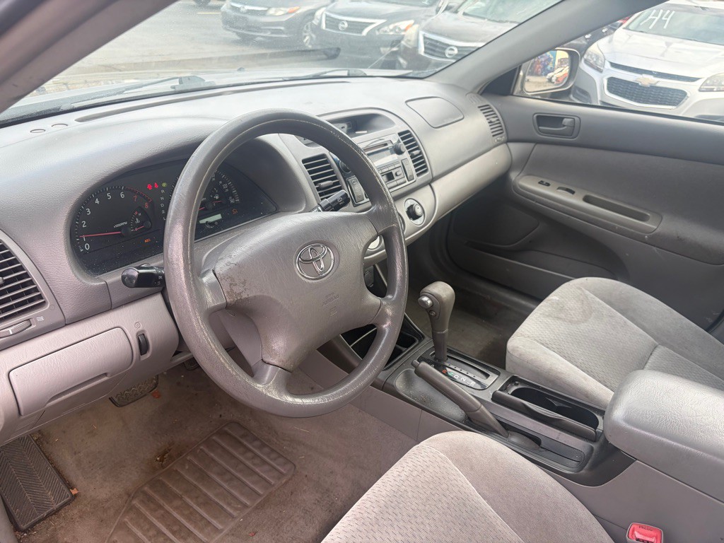 2004 Toyota Camry Image 4