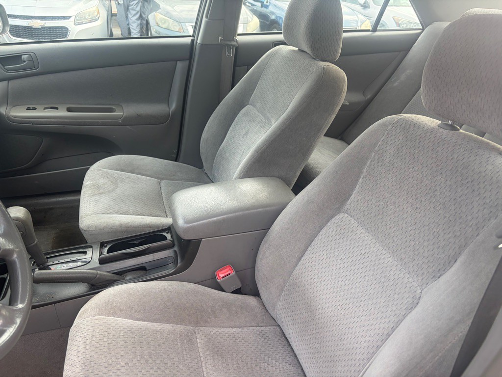 2004 Toyota Camry Image 5