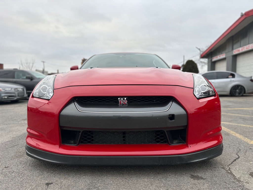 2010 Nissan GT-R Image 22
