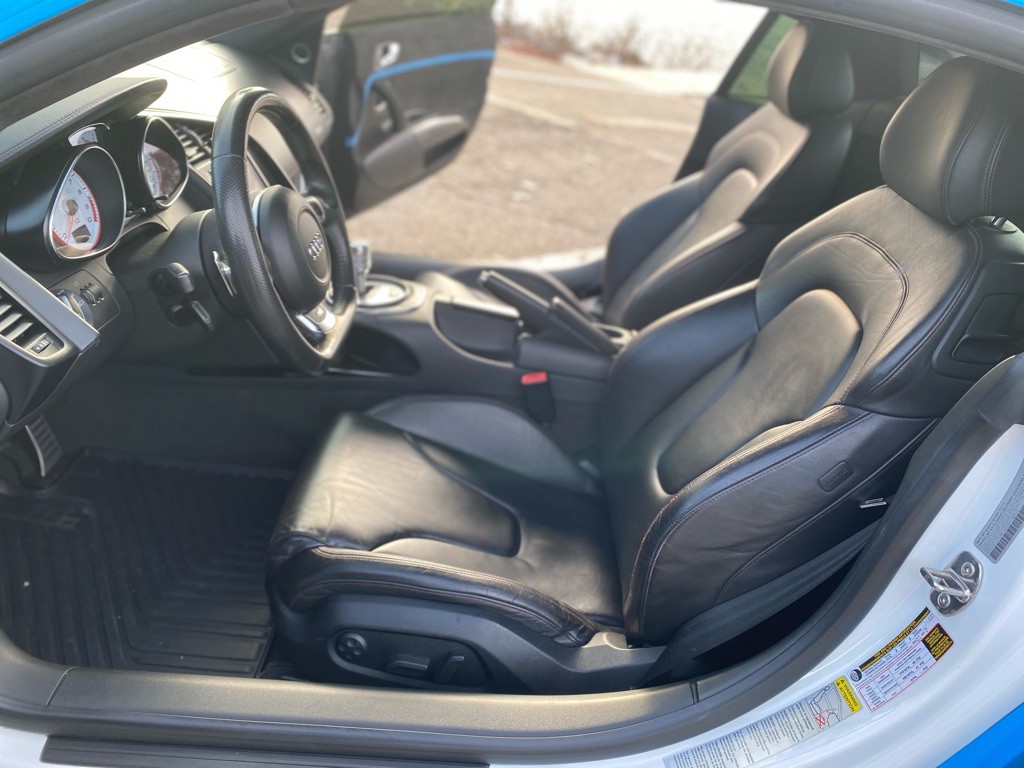 2012 Audi R8 Image 17