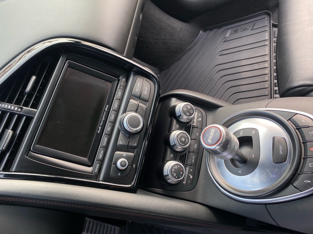 2012 Audi R8 Image 20