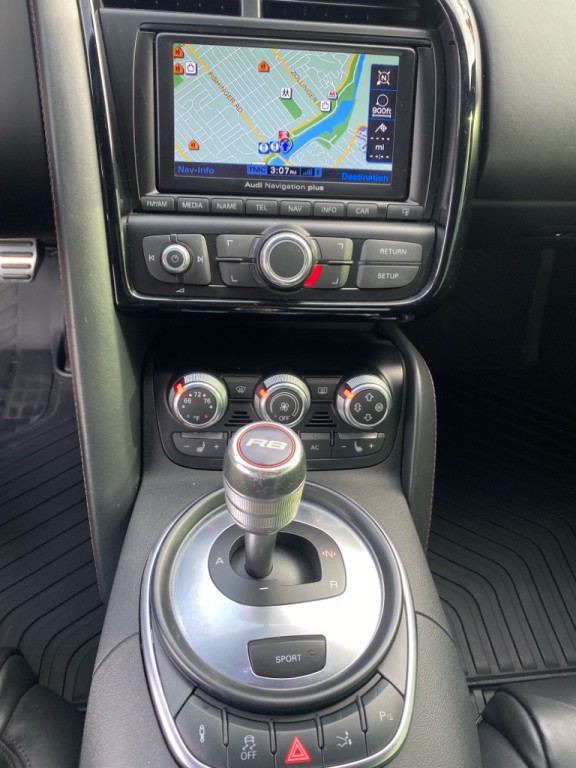 2012 Audi R8 Image 23