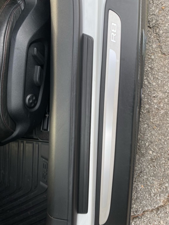 2012 Audi R8 Image 30