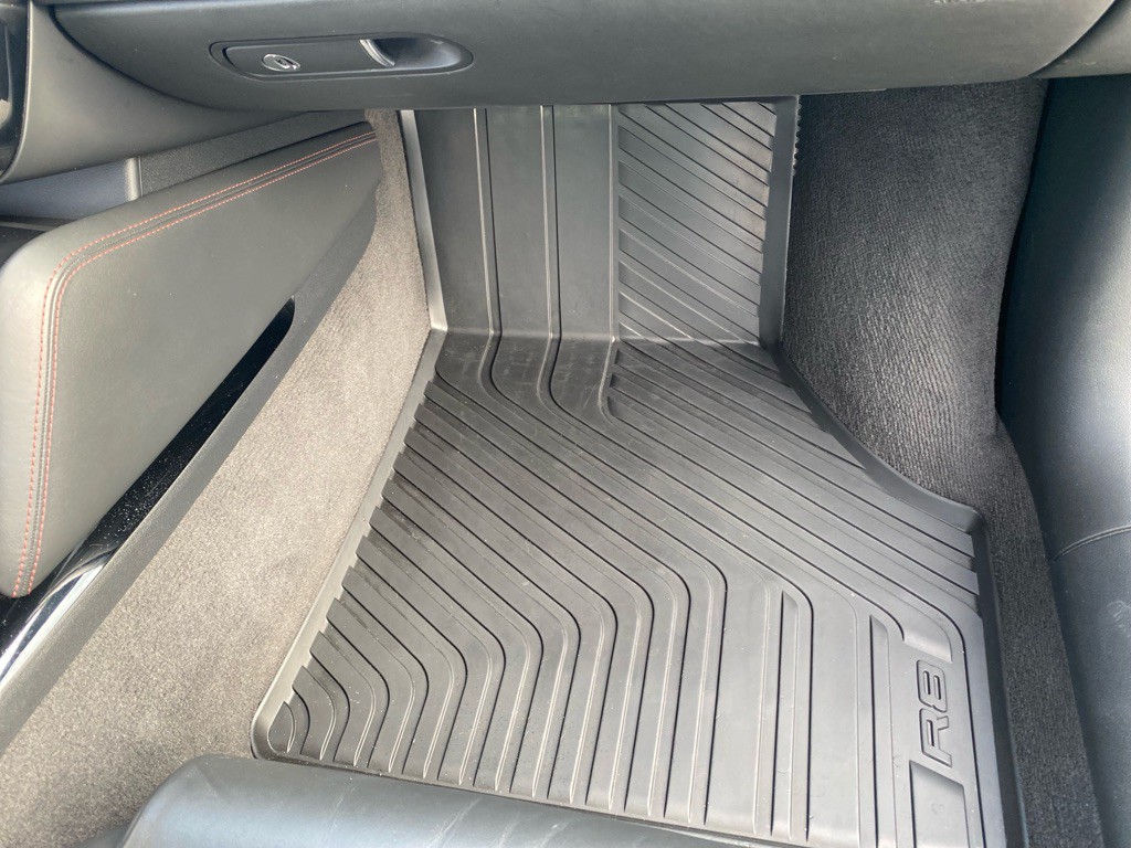 2012 Audi R8 Image 36